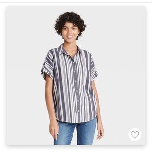 Universal Thread Button Down Short Sleeve Shirt